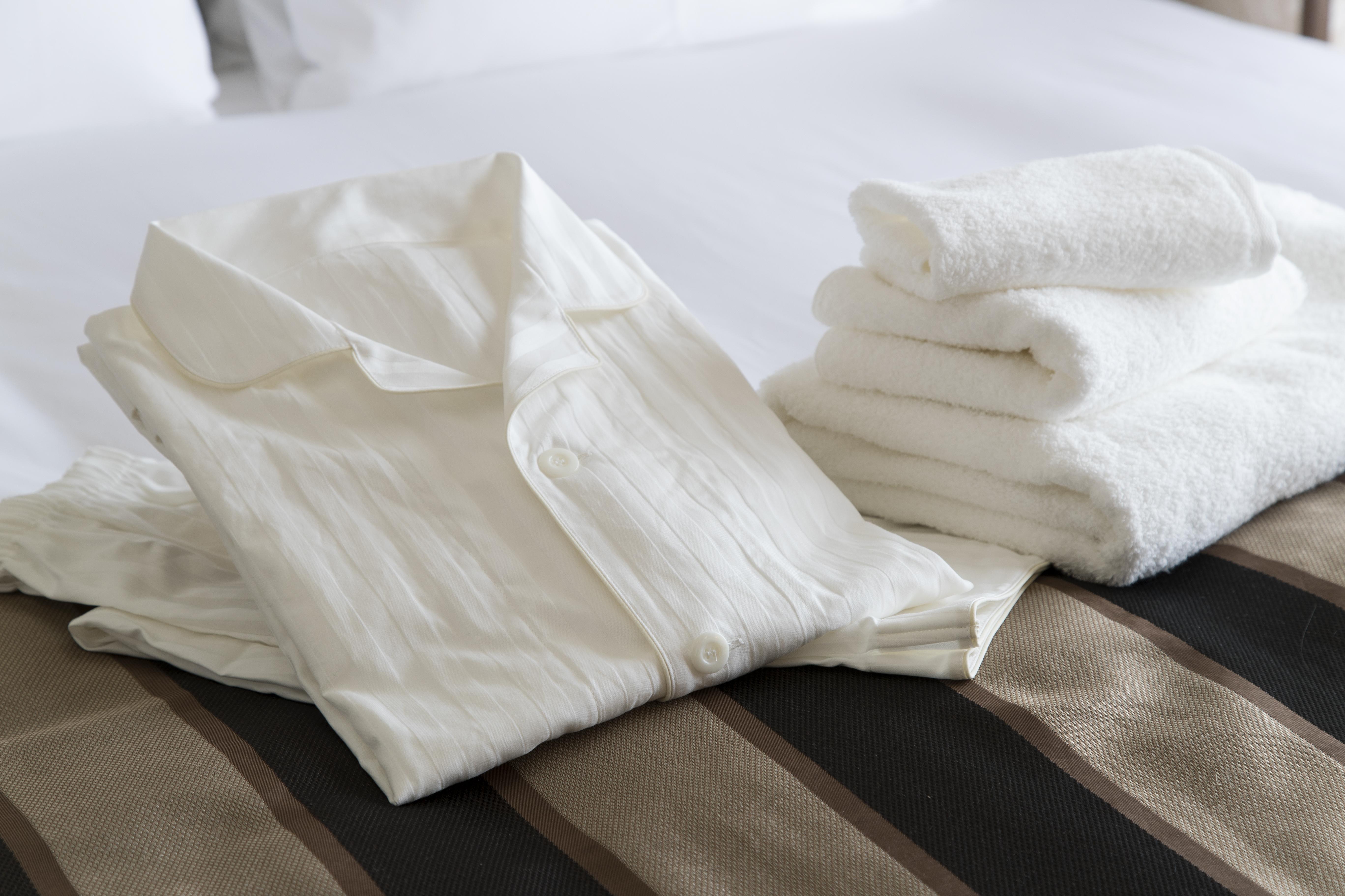 Nagoya Kanko Hotel Buitenkant foto A folded shirt