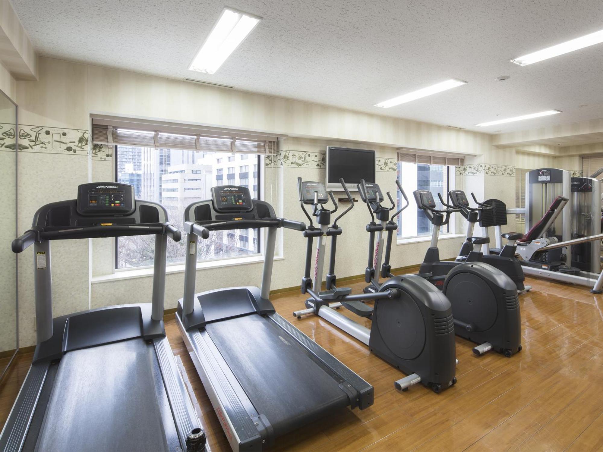 Nagoya Kanko Hotel Buitenkant foto A gym at a hotel