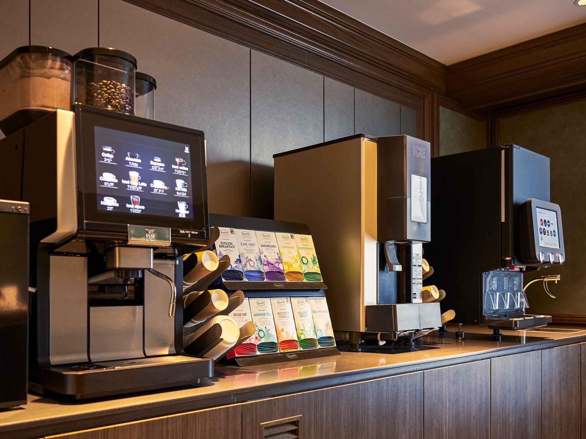 Nagoya Kanko Hotel Buitenkant foto A coffee machine
